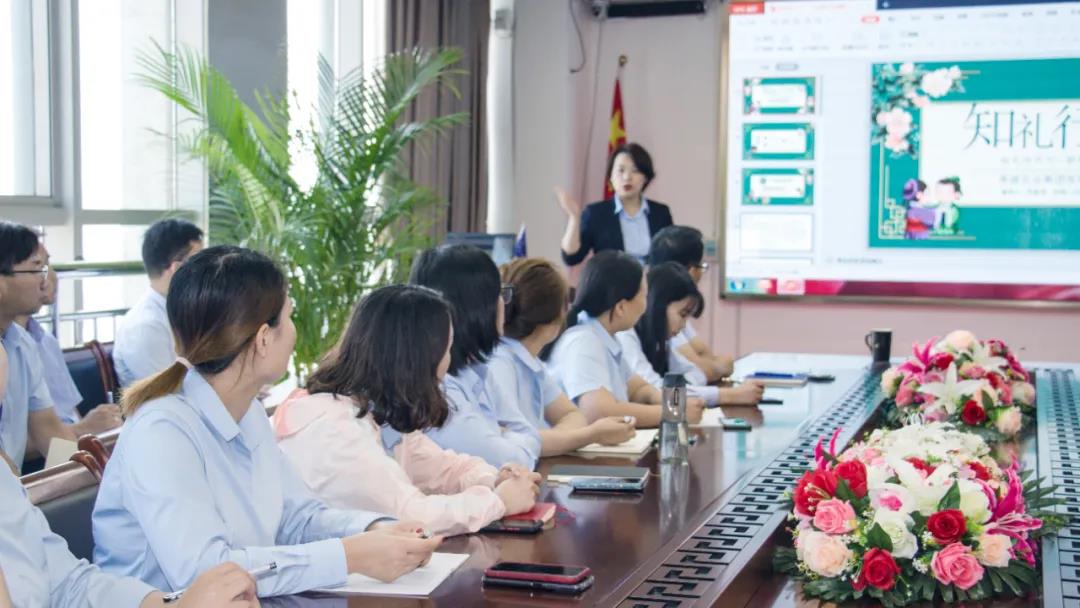 內(nèi)強素質(zhì) 外塑形象 | 榮盛科技集團組織開展商務(wù)禮儀培訓(xùn)